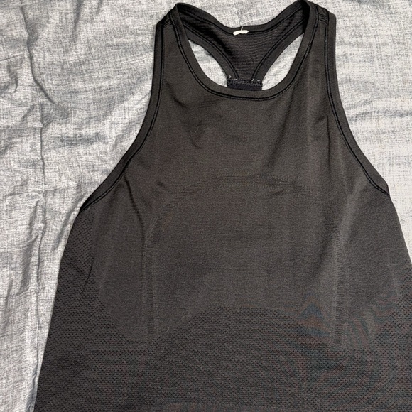 Lululemon Swiftly Tech Racerback
Black / Black-Size 6 - Picture 3 of 5